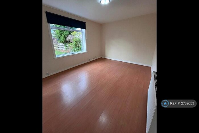 2 Bedroom Flat To Rent In Corstorphine, Edinburgh, EH12