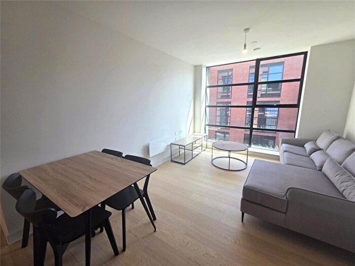 2 Bedroom Apartment To Rent In Camden Street, Birmingham, West Midlands, B1