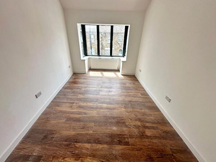 3 Bedroom Flat To Rent In Uxbridge Road, Hanwell, W7
