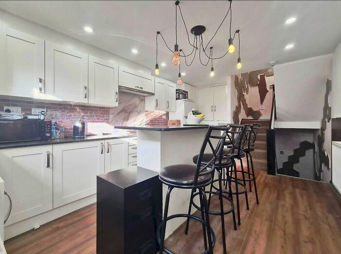 Studio To Rent In Grovelands Road, London, N15