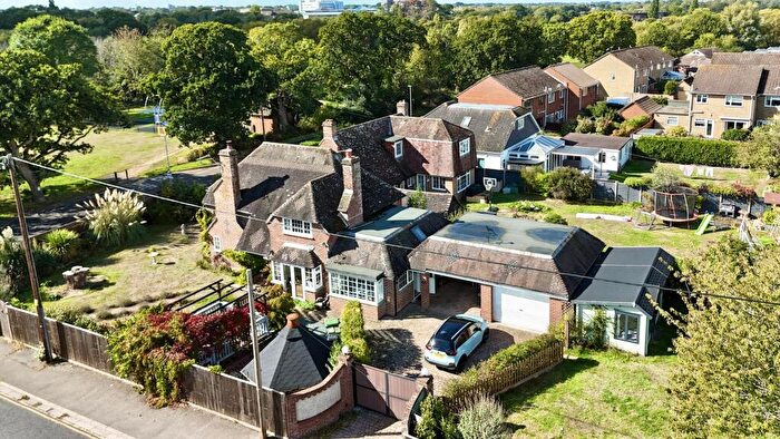 4 Bedroom House For Sale In River Way, Christchurch, BH23