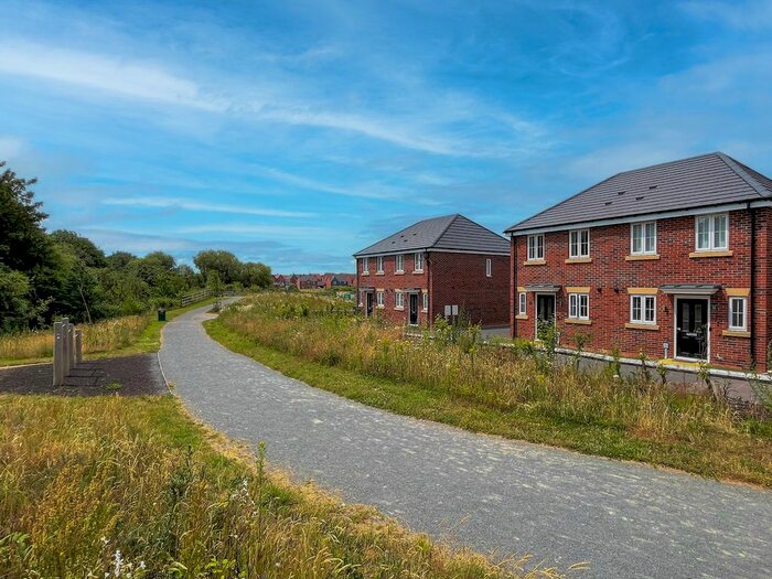 2 Bedroom Semi-Detached House For Sale In Roseacre Gardens, Warwick, CV34