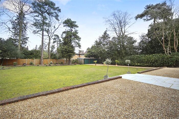 6 Bedroom Detached House To Rent In Oatlands Avenue, Weybridge, Surrey, KT13