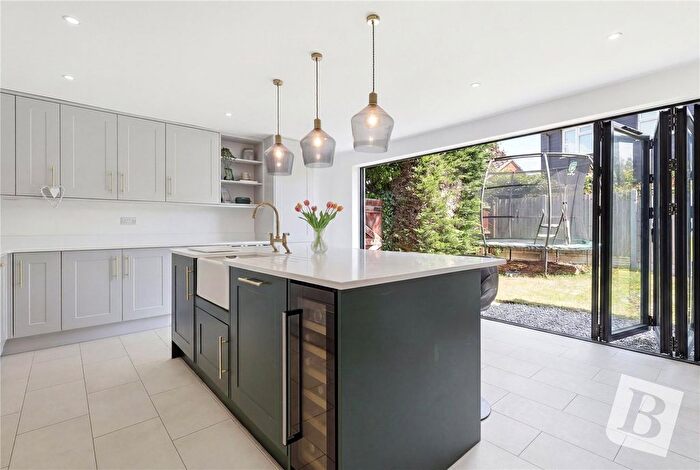 3 Bedroom Detached House For Sale In Cawkwell Close, Chelmer Village, Chelmsford, Essex, CM2
