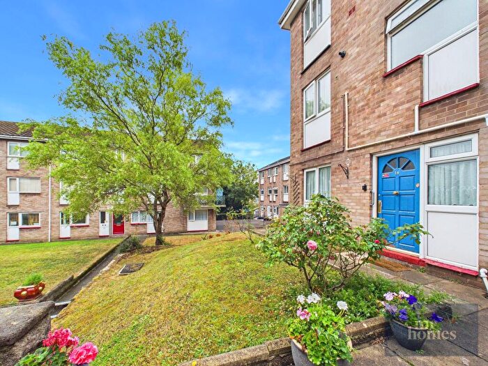 3 Bedroom Maisonette For Sale In St Fagans Rise, Fairwater, Cardiff, CF5