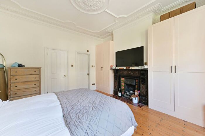 2 Bedroom Detached House To Rent In Lime Grove, London, W12