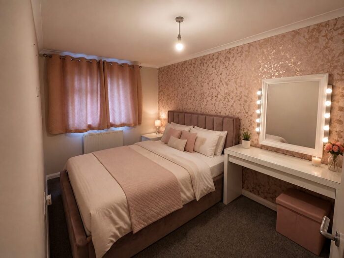 3 Bedroom End Terrace House To Rent In Haydon Road, Dagenham, RM8