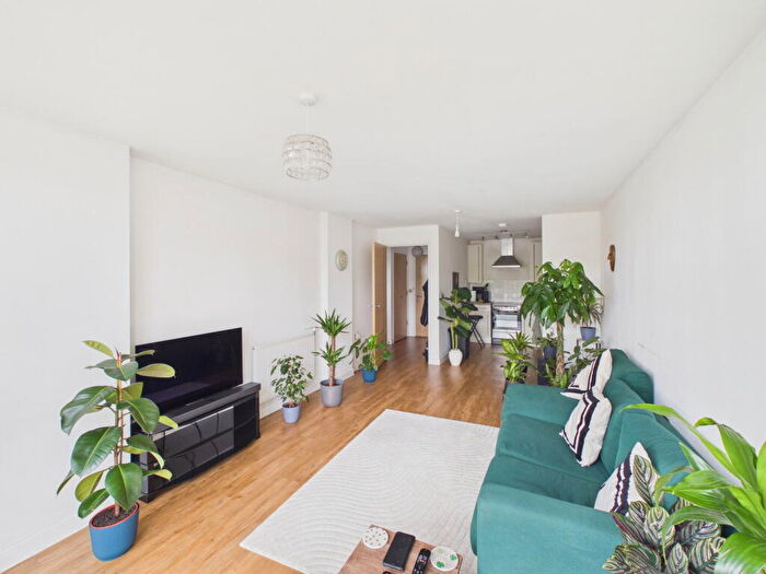 1 Bedroom Flat For Sale In Lynmouth Avenue, Chelmsford, CM2