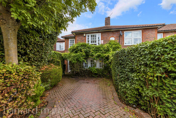 4 Bedroom Semi-Detached House To Rent In Grosvenor Road, Muswell Hill, N10