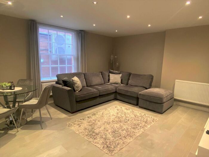 2 Bedroom Apartment To Rent In South Parade, Bawtry, Doncaster, DN10