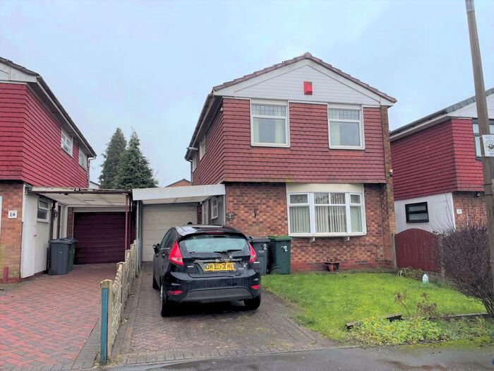 3 Bedroom Semi-Detached House To Rent In St. Davids Close, West Bromwich, West Midlands, B70