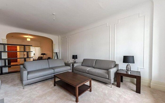 5 Bedroom Flat To Rent In Strathmore Court, Park Road, St John's Wood, London, NW8