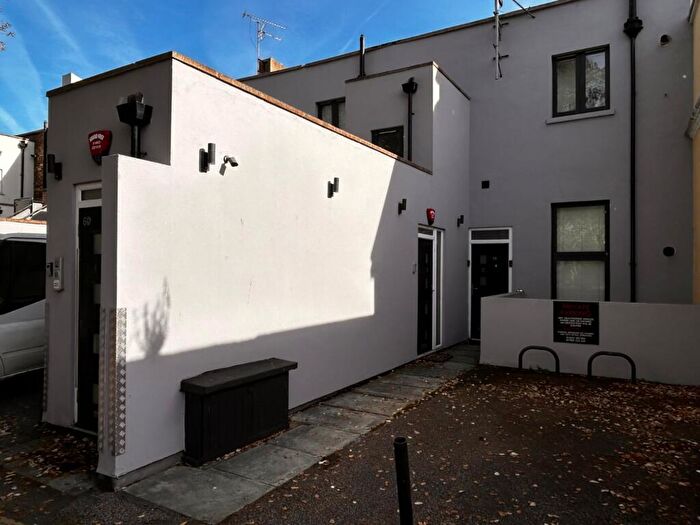 2 Bedroom Flat To Rent In Harbour Parade, Ramsgate, Kent, CT11