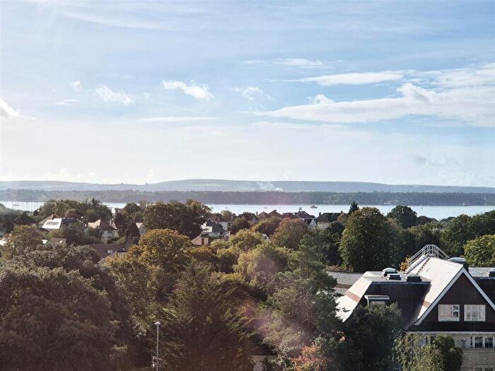 2 Bedroom Flat To Rent In Park Road, Poole, BH15