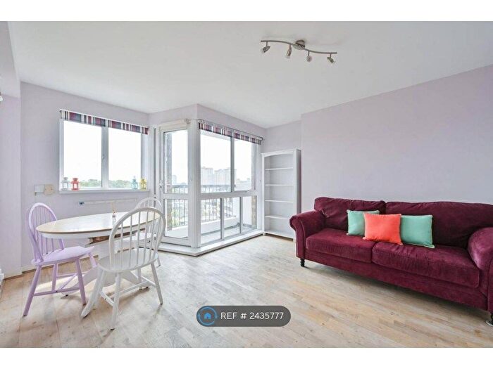 3 Bedroom Flat To Rent In Faversham House, London, NW1