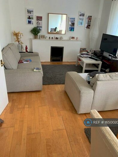 3 Bedroom Maisonette To Rent In Fortis Green, London, N2