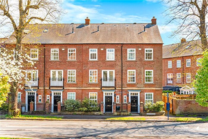4 Bedroom Terraced House For Sale In Grosvenor Park, York, YO30