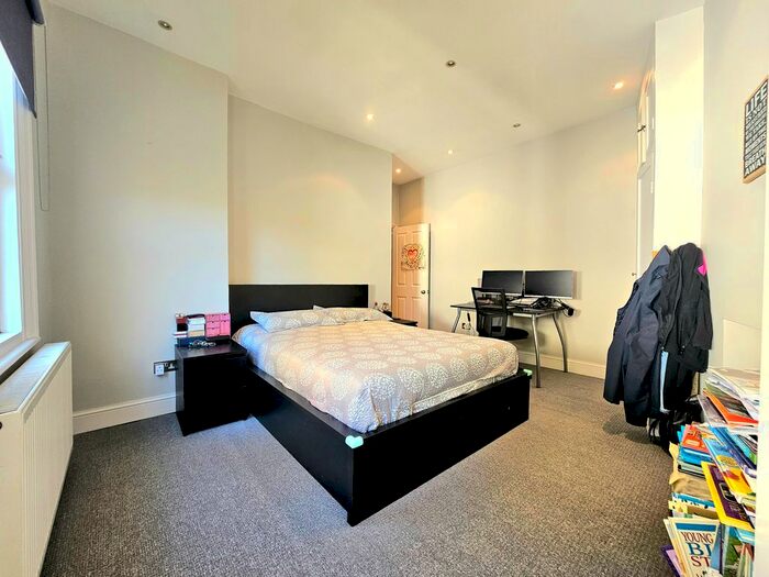 3 Bedroom Maisonette To Rent In Brandlehow Road, London, SW15