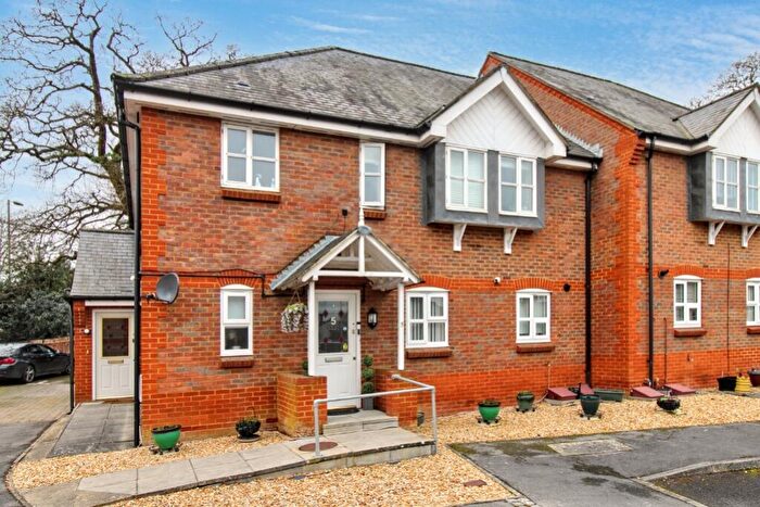 2 Bedroom Ground Maisonette To Rent In Woodland Crescent, Farnborough, Hampshire, GU14