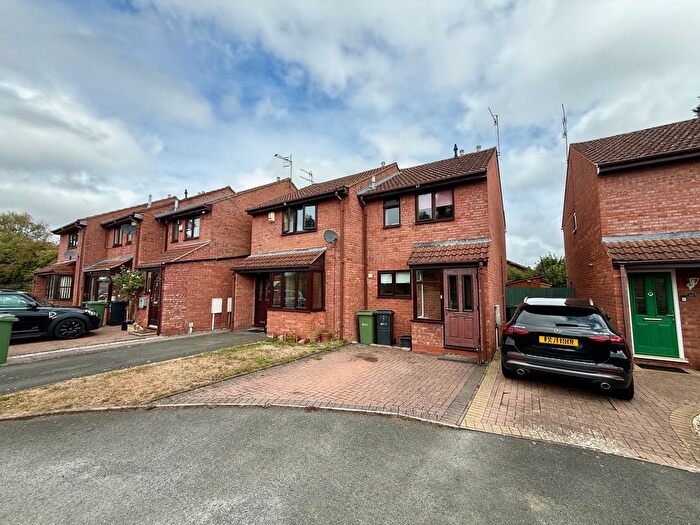2 Bedroom Property To Rent In St Albans Close, Worcester, WR5
