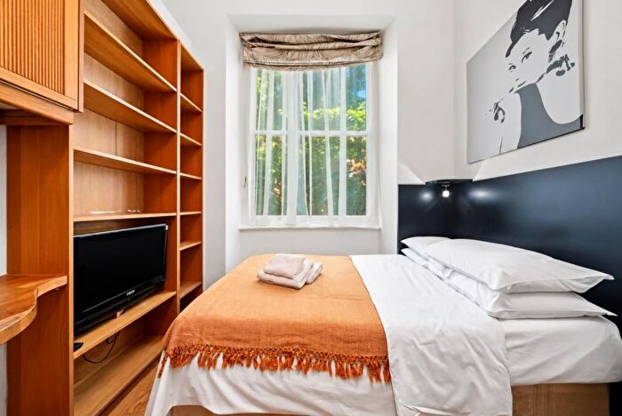 Studio To Rent In Cartwright Gardens, London, WC1H