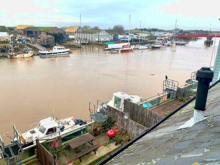 2 Bedroom Town House To Rent In The Waterside, River Road, Littlehampton, BN17