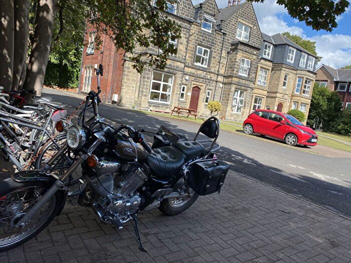 2 Bedroom Flat To Rent In North Hill Road, Leeds, LS6