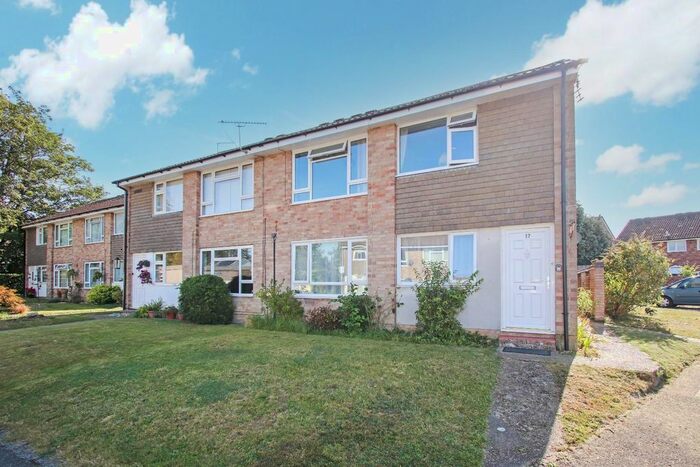 2 Bedroom Maisonette To Rent In Killarney Close, Southampton, SO19