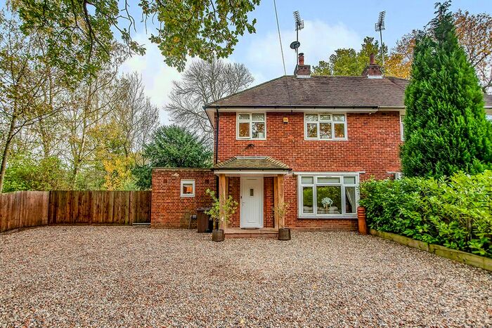 3 Bedroom Semi-Detached House For Sale In Fort Road, Halstead, Sevenoaks, Kent, TN14
