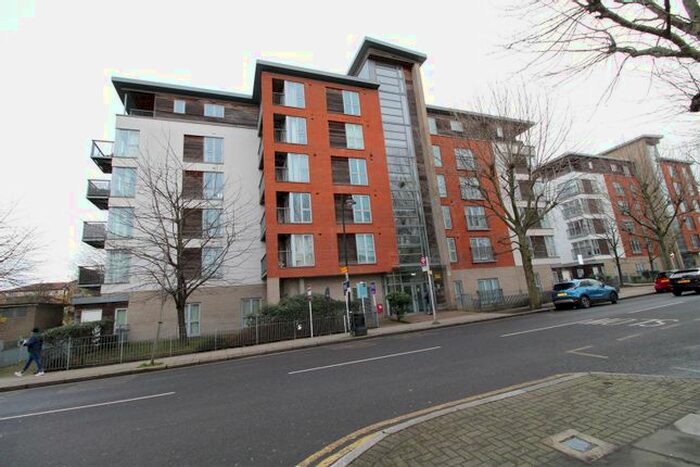 1 Bedroom Flat To Rent In Tredegar Road, London E3