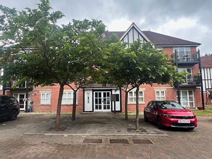 1 Bedroom Flat To Rent In St. Johns Road, East Grinstead, RH19