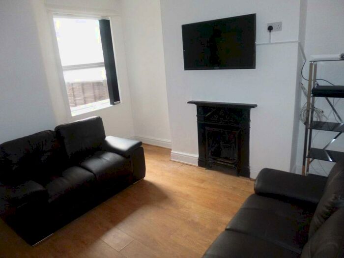 4 Bedroom Terraced House To Rent In Richmond Road, Fallowfield, M14