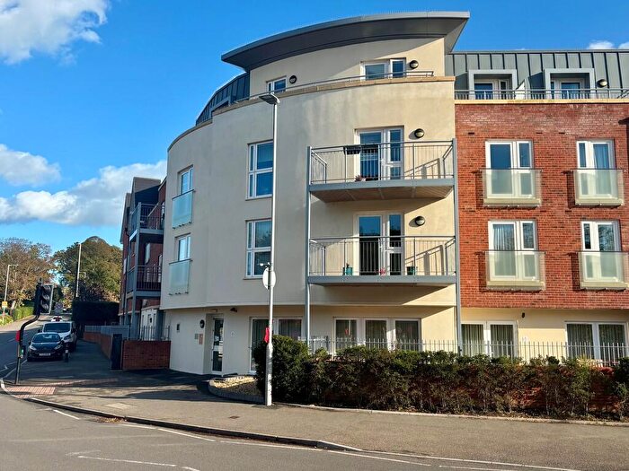 2 Bedroom Apartment For Sale In Macaulay Road, Broadstone, BH18