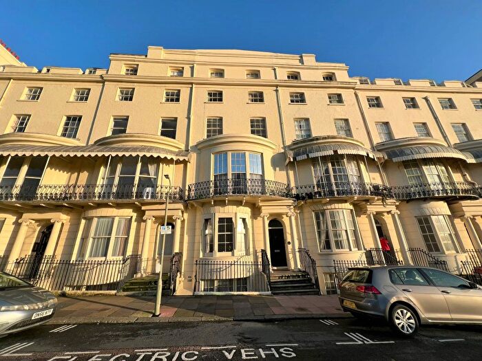 1 Bedroom Flat For Sale In Regency Square, Brighton, BN1