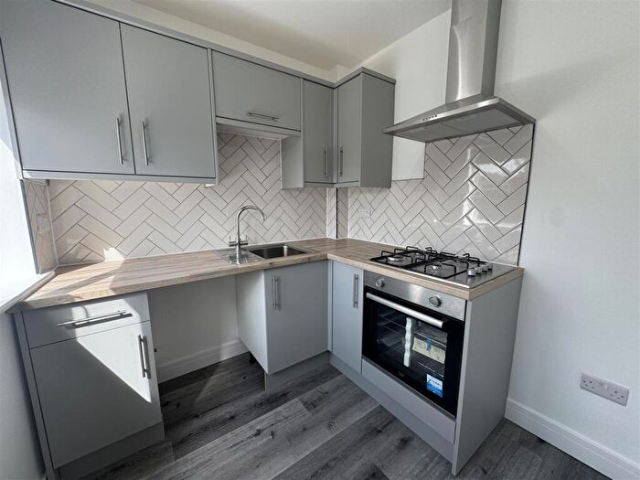 2 Bedroom Apartment To Rent In Long Lane, Rowley Regis, B65