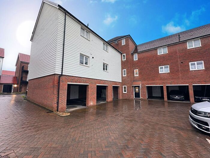 2 Bedroom Flat To Rent In Pictor Drive, Margate, Kent, CT9