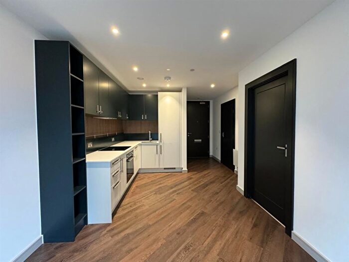 1 Bedroom Flat To Rent In Eden Grove, Staines-Upon-Thames, TW18