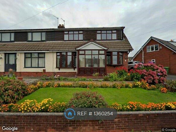 3 Bedroom Semi-Detached House To Rent In Alpine Drive, Royton, Oldham, OL2
