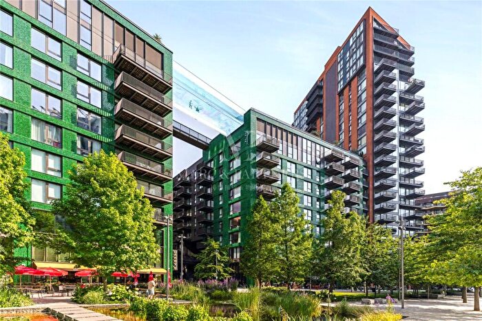 2 Bedroom Apartment To Rent In Embassy Garden, Viaduct Gardens, London, SW11