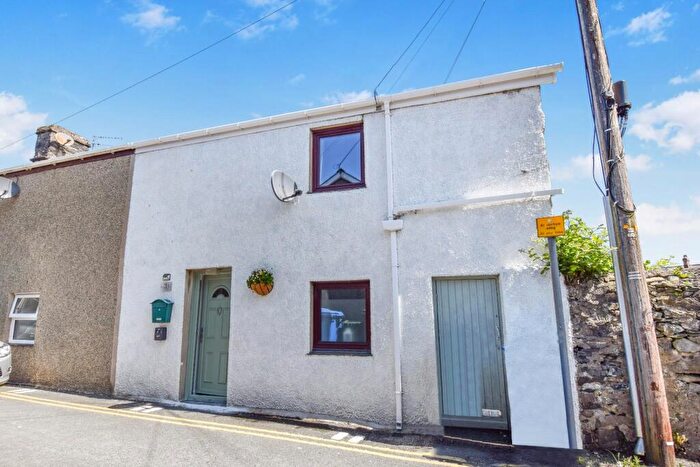 2 Bedroom House For Sale In Smith Street, Porthmadog, LL49