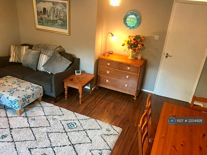 2 Bedroom Flat To Rent In Wardle Road, Manchester, M33