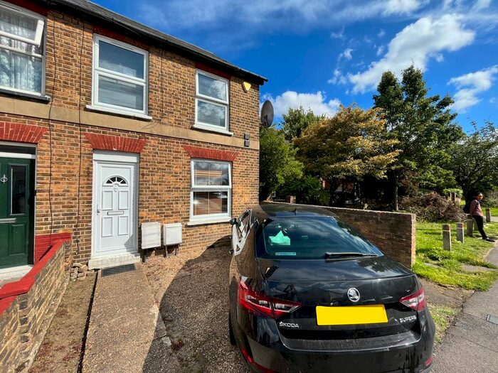 3 Bedroom End Of Terrace House To Rent In Sipson Road, Sipson, West Drayton, UB7