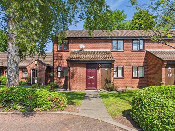 2 Bedroom Maisonette For Sale In Brookdale Court, Sherwood Dales, Nottingham, NG5