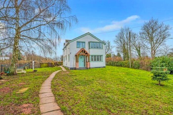 3 Bedroom Detached House For Sale In Low Hill, Kidderminster, DY10