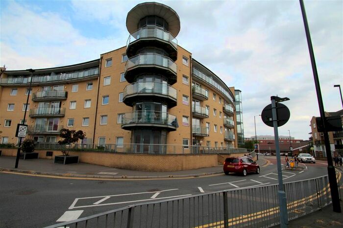 2 Bedroom Flat To Rent In Berberis House, Highfield Road, Feltham, TW13