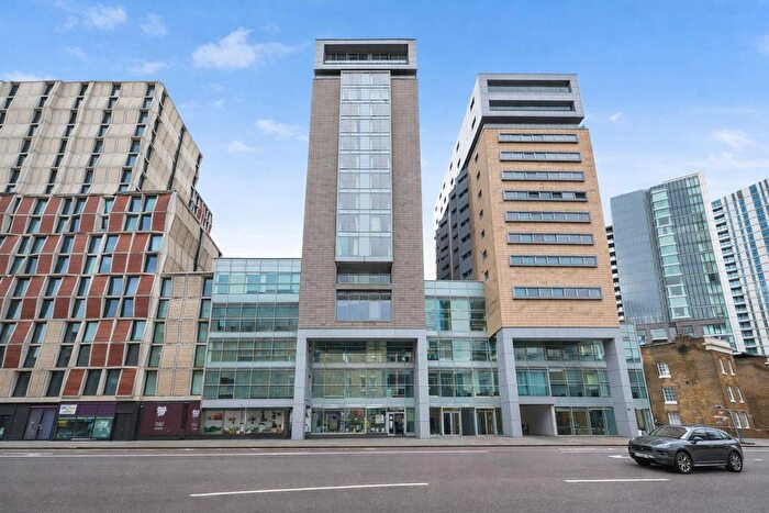2 Bedroom Flat To Rent In Commercial Road, London, E1