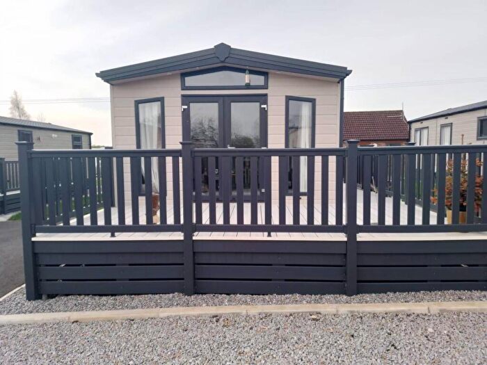 2 Bedroom Lodge For Sale In Yafforth Road, Northallerton, DL7