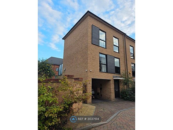 3 Bedroom End Of Terrace House To Rent In Thread St, Wallington, SM6