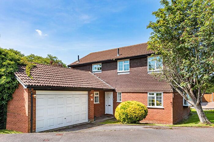 4 Bedroom Detached House For Sale In Woodlands, Brookmans Park, AL9