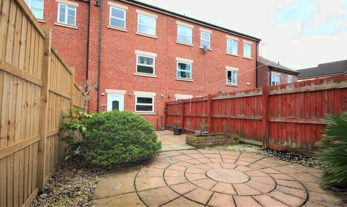 3 Bedroom Town House To Rent In Eldon Green, Tuxford, Newark, NG22